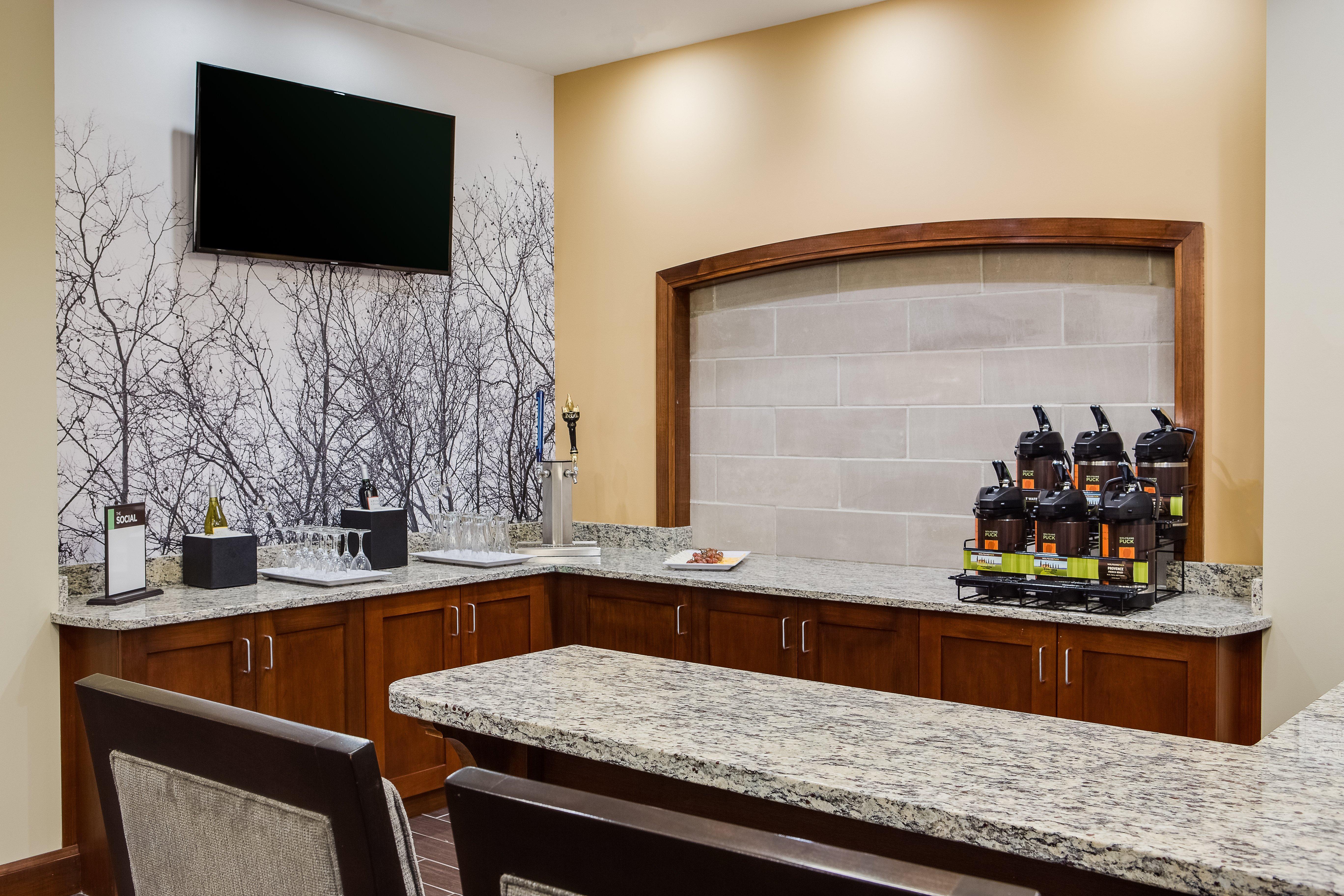 Staybridge Suites Des Moines Downtown By Ihg Экстерьер фото